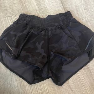 Lululemon Black Camo Hotty Hot Shorts Size 2